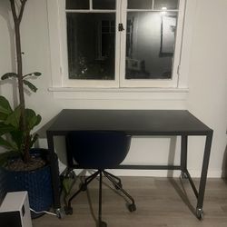Desk - must go! Open to any offers for ASAP. Free Chair!