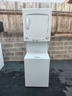 new  GE 24"wide stackable electric 220v  súper capacity In Excellent Working Condition