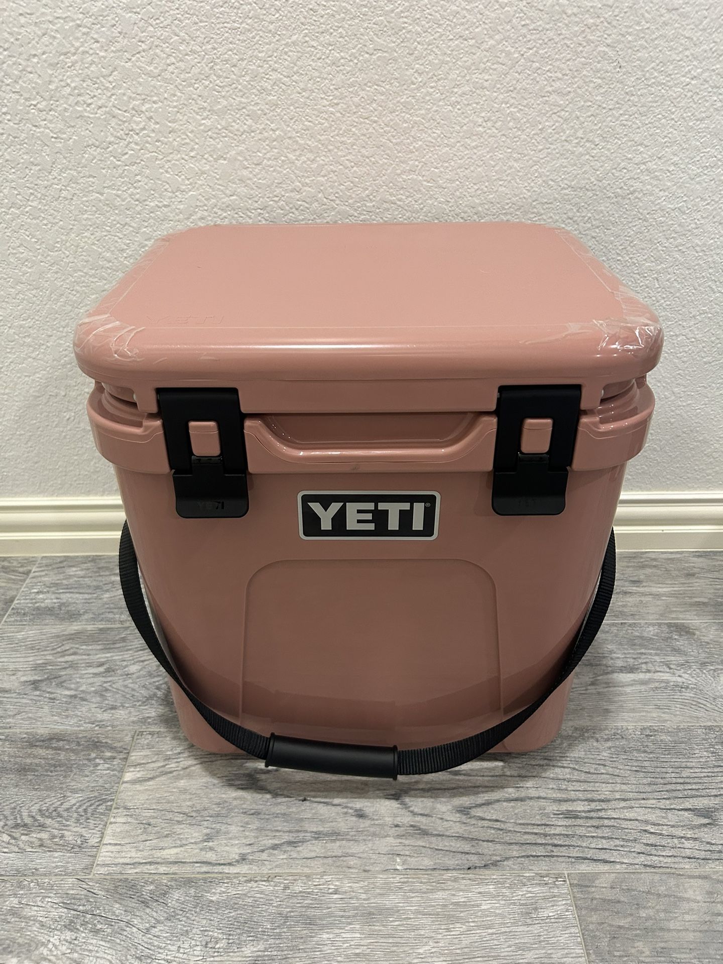 New Yeti Roadie 24 Sandstone Pink Hard Cooler