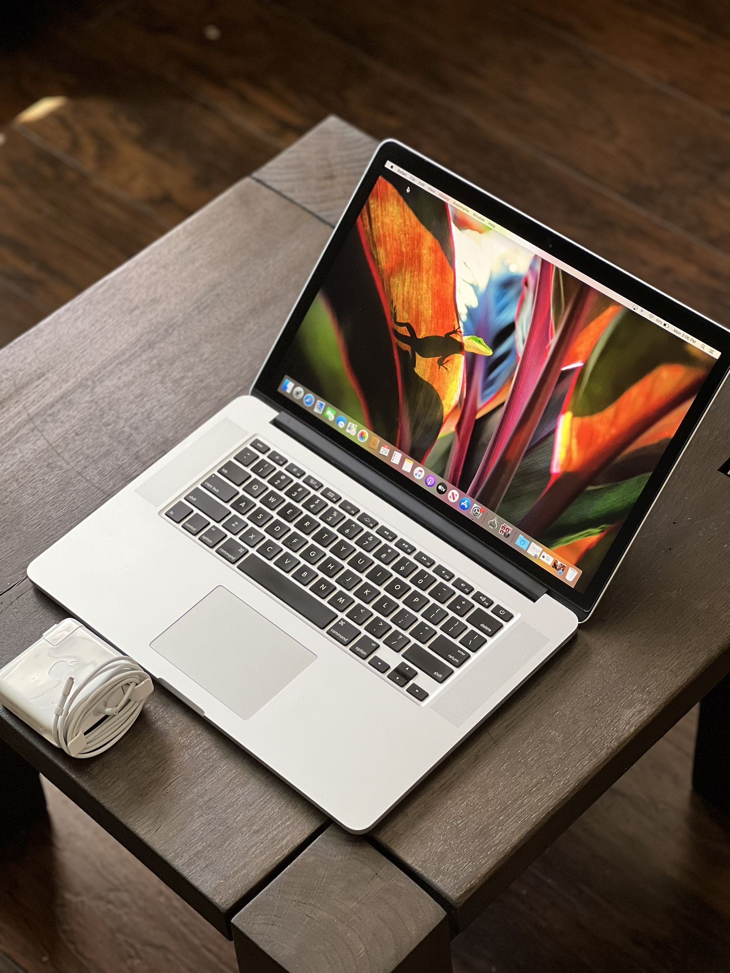 MacBook Pro (2015) Quad-i7 16gb/512gb
