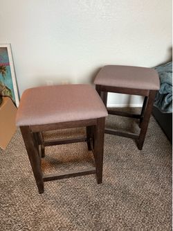 2 Barstools