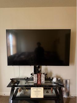 ROKU FLAT SCREEN TV