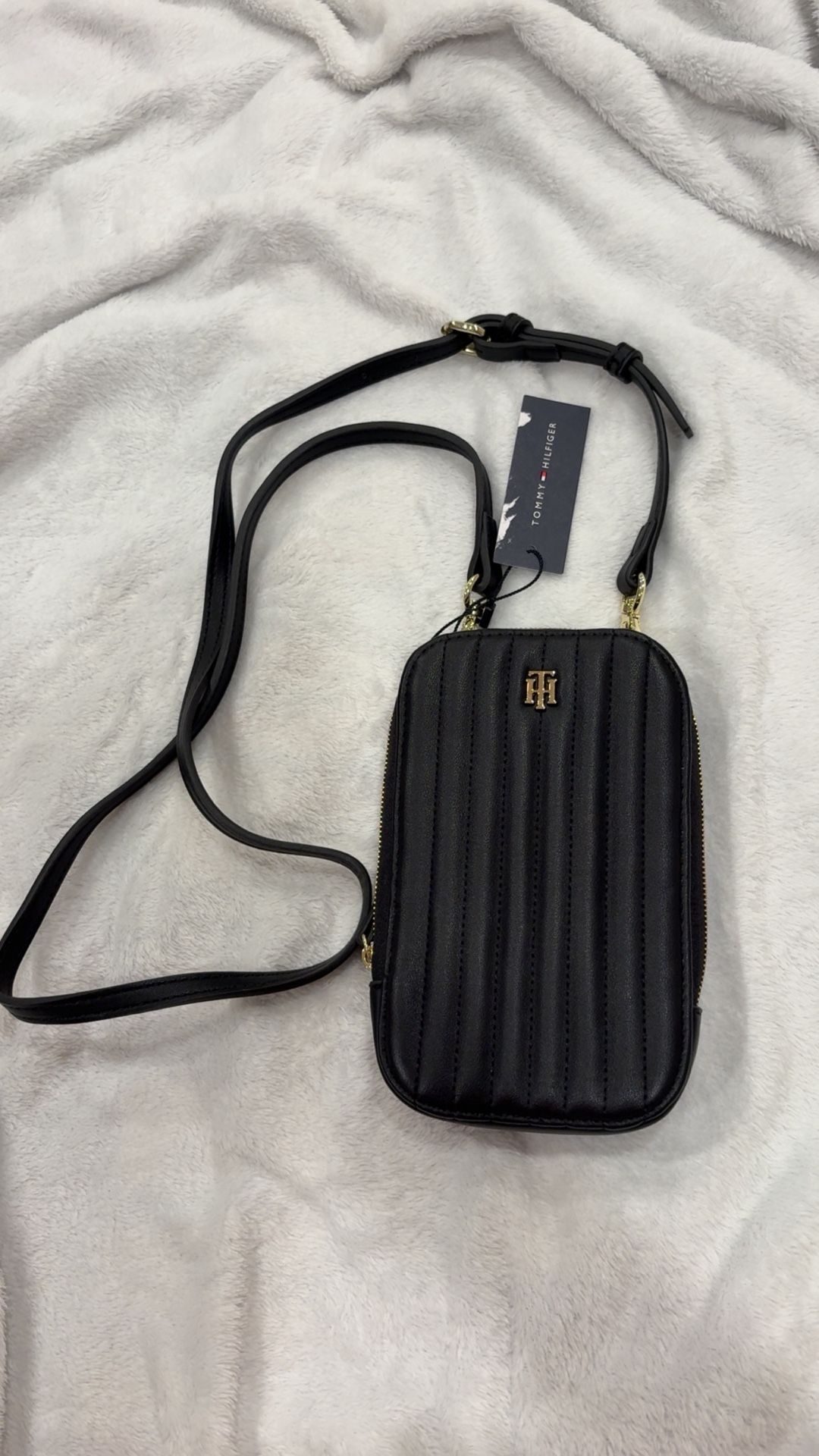 Women’s Tommy Hilfiger Phone Wallet