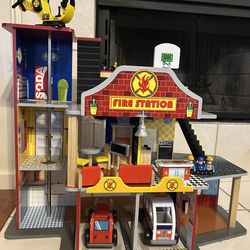 FIRE STATION PLAYSET