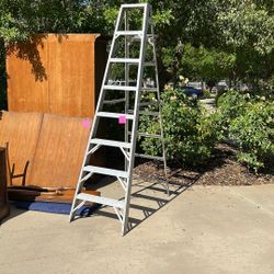 Step Ladder 8 Feet High, Aluminum 