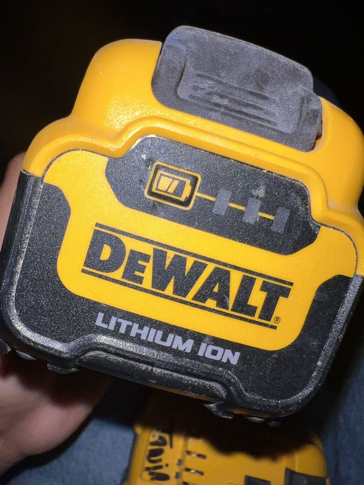 2 Batteries Of 5AH Lithium Battery 