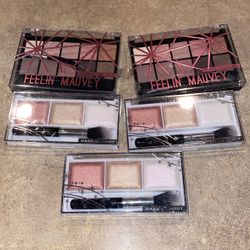 eye shadow palate , highlighter set with brush 