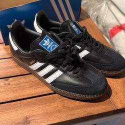 Adidas  Black Samba Women 7.5