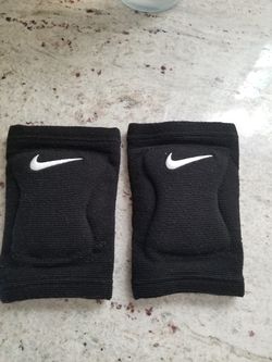 Nike knee Pats youth large $5