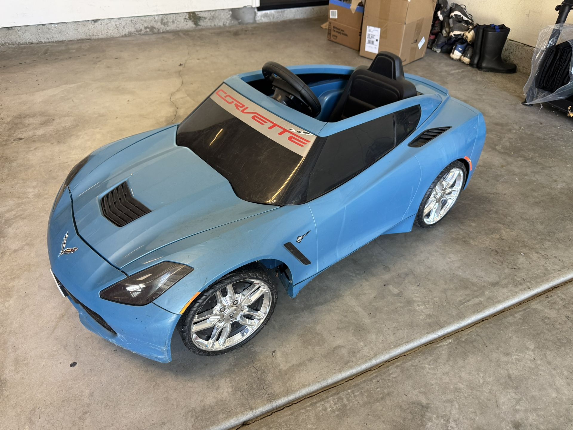 Mini Summer Dream: Chevrolet Corvette C7 Ride-On Car for Kids