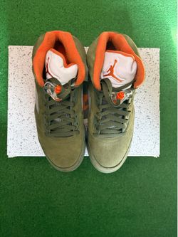 Air Jordan retro 5 olive size 8.5 in top notch condition still icy with box.