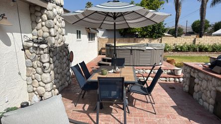 Patio Table and 6 chairs