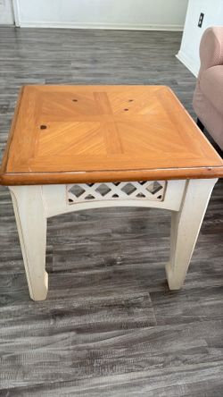 Mesita de madera