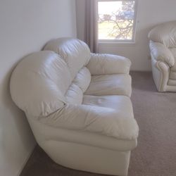 Leather Sofa Needs Restoration 