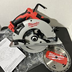 $100 New New Milwaukee Brushless 7-1/4” Circular Saw (Tool-Only) 18-Volt serrucho
