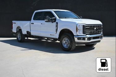 2025 Ford F350 Super Duty Crew Cab