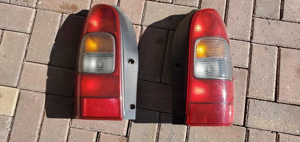 2003 Pontiac Montana tail lights. $20 each
