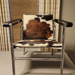 LC1 Cowhide Sling Chair