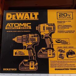 Dewalt New Kit Drill And Impact Batteries And Charger Atomic Brushless 