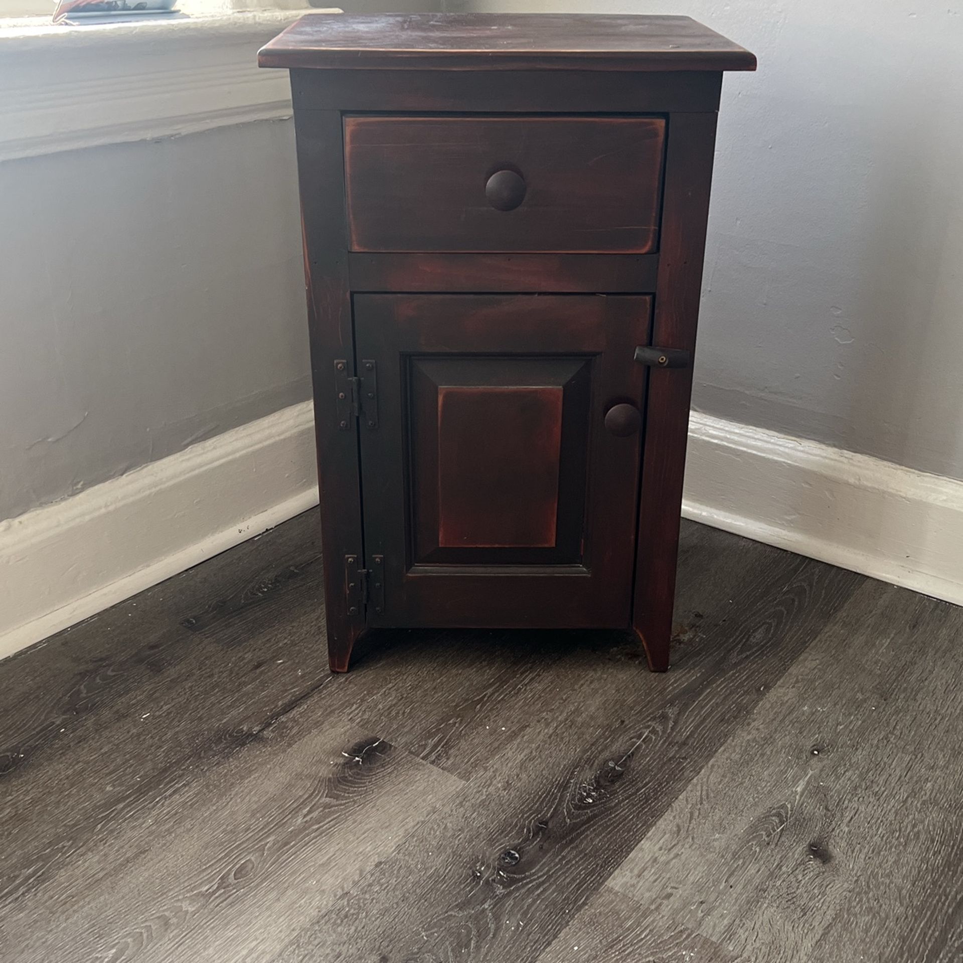 Antique Bedside Table / Nightstamd