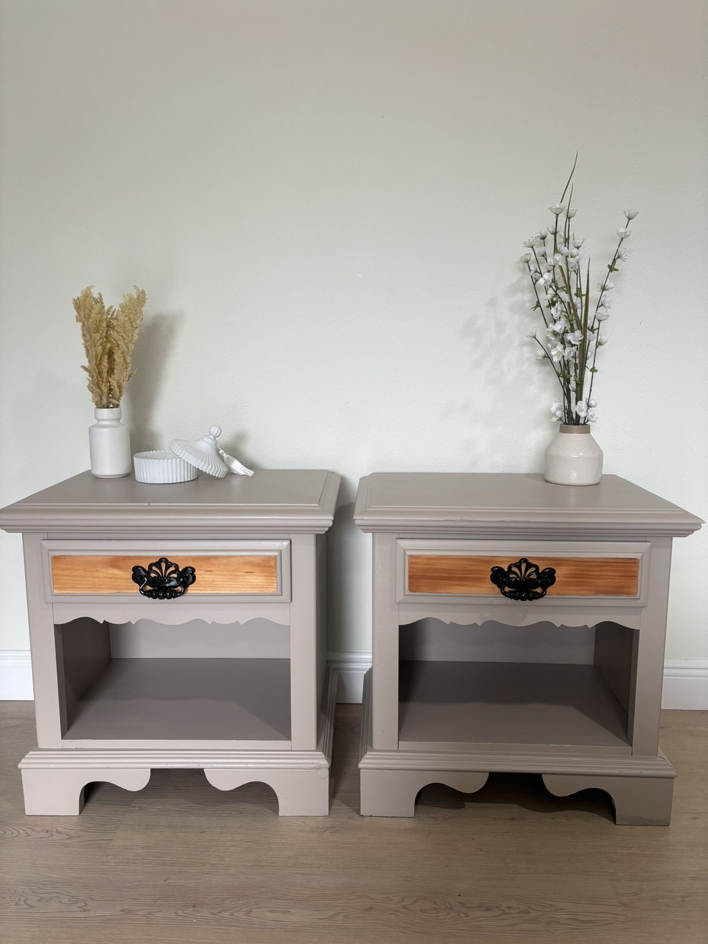 🚨🚨BEAUTIFUL NIGHTSTANDS 🚨🚨