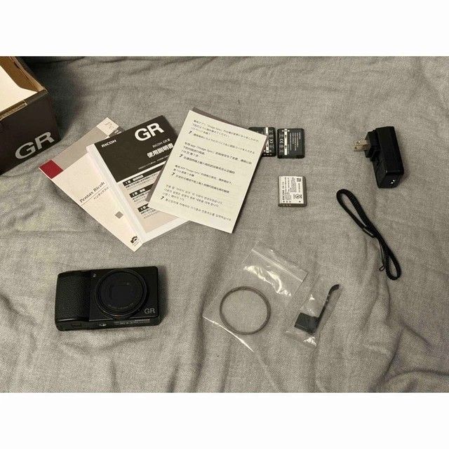 Ricoh GR III 2 spare batteries thumb rest Compact Digital Camera Used
