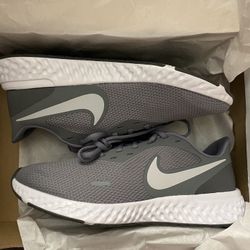 Nike Men Revolution Wide 9 