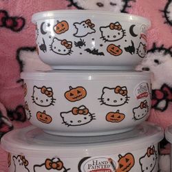 Hello Kitty Bowls with Lids 