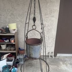 Metal Planter/Pully