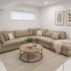 Spacious And Stylish Couch $350