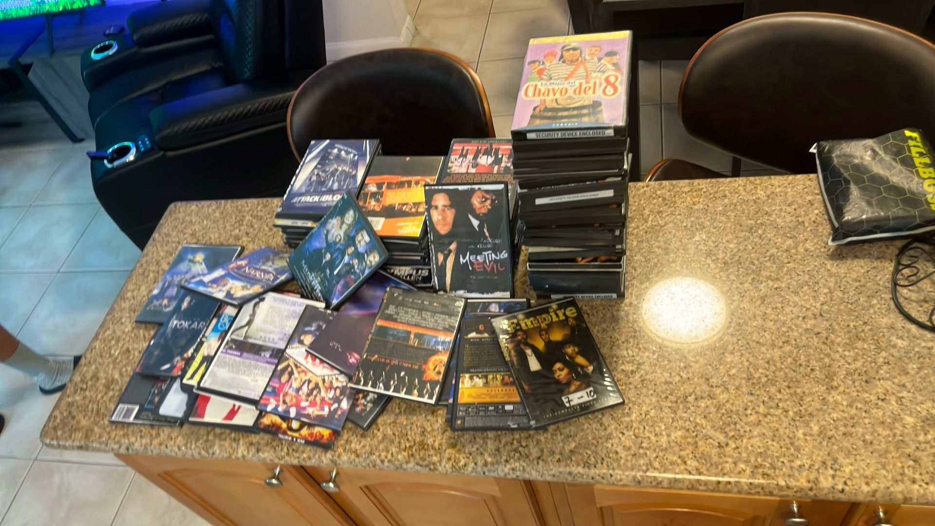 100 DVDs Horror Comedy Action Drama