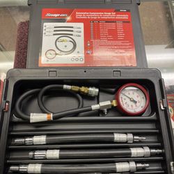 Snap-on EEPV500 Automotive compression gauge set  New open box 