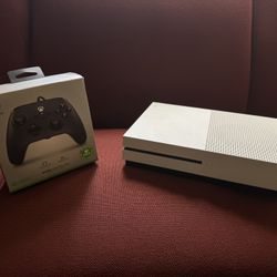 Xbox One S 500GB, Great Condition!!