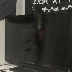 Dynex 40in flatscreen tv with remote