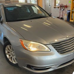 2014 CHRYSLER 200