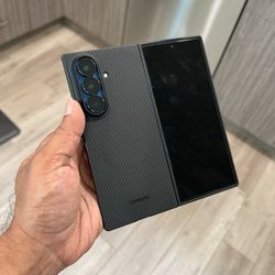 Samsung Galaxy Z Fold 7, unlocked from samsung website 16 GB Ram/1 TB Storage blue with free accessories pickup in Van Nuys