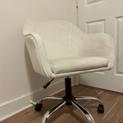 Cream/white office chair 