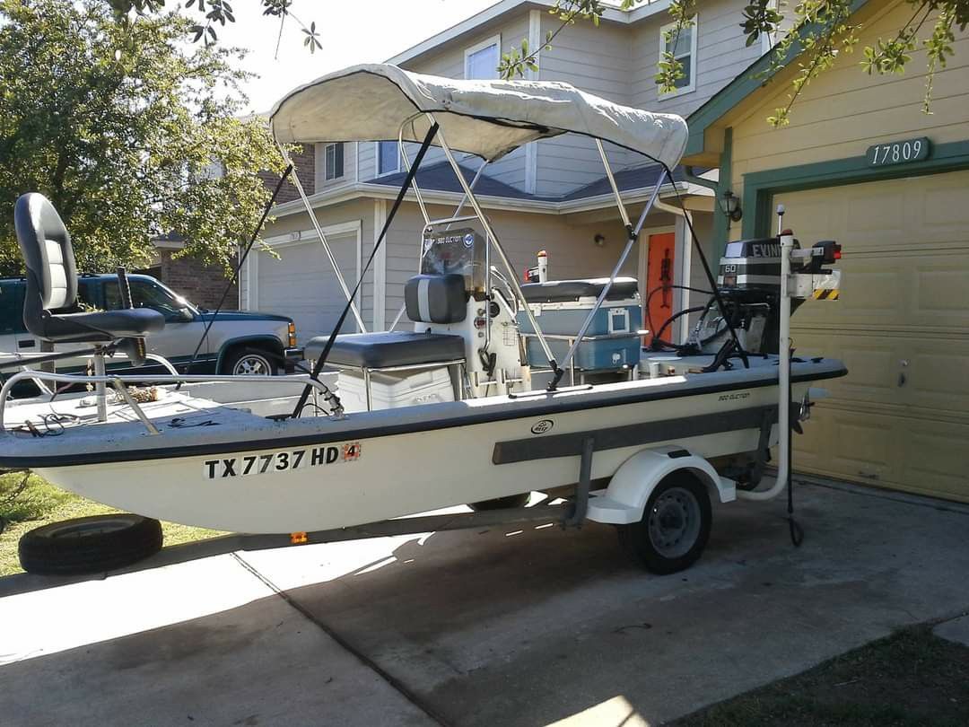 Flat bottom boat with a 60 hp