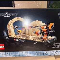 LEGO Star Wars Mos Espa Podrace Diorama Build and Display Set 75380 lg