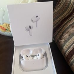 Airpods Pro 2nd Generation with Wireless Charging case (USB-C)