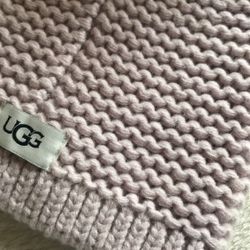 Like NEW Ugg ribbed knit beanie
