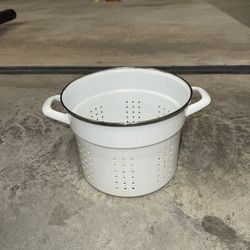 Enamel Spaghetti Pot Strainer. 7”x9.5”