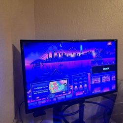 32in Insignia TV With WALL MOUNT
