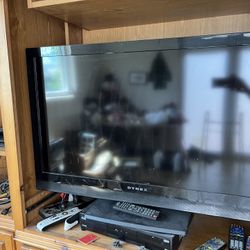 Dynex 40 Inch Lcd Flat Panel Tv With Remote Control Perfect Working Order