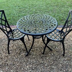 Cast Aluminum Outdoor Bistro Patio Set Table with 2 Chairs 
