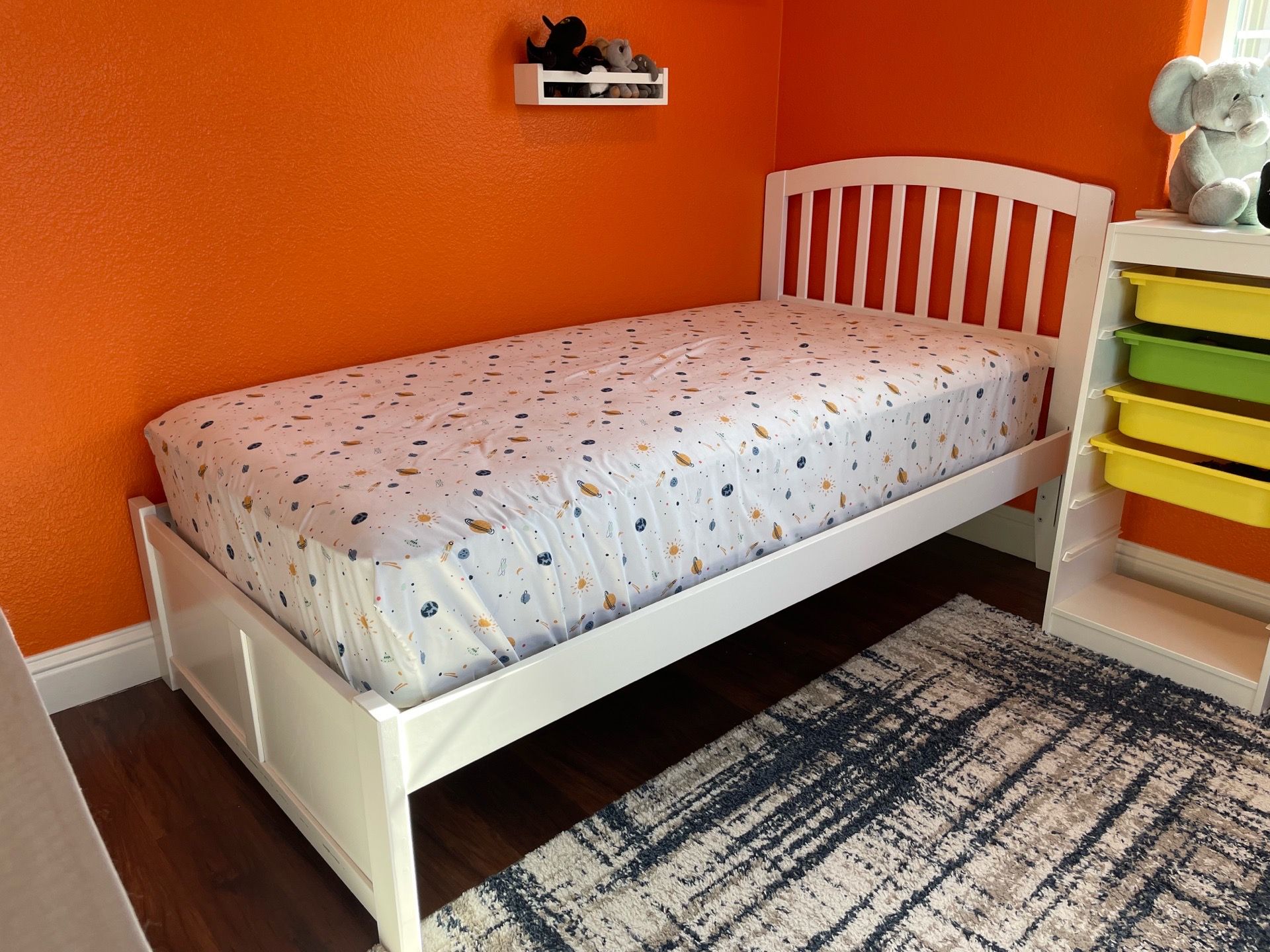 Twin bed Wayfair - assembled, never used