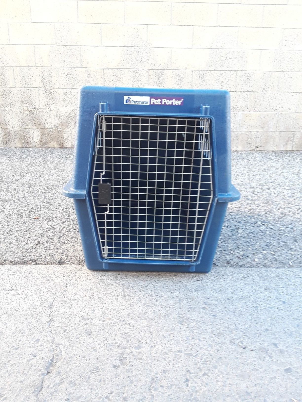 Dog kennel