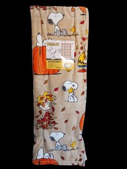 Peanuts Snoopy Fall Throw 50x70in  - Pumpkin