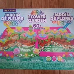NEW. Color- Changing  FLOWER GARDEN 60+ Pieces  Age 3+