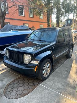 2010 Jeep liberty sport utility